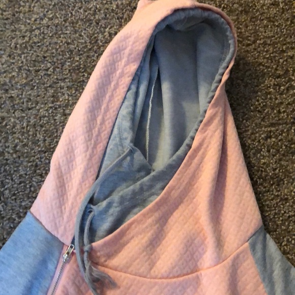 Sweatshirt - Picture 2 of 3